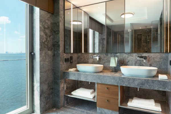 Izmir Marriott Junior Suite Bathroom 2