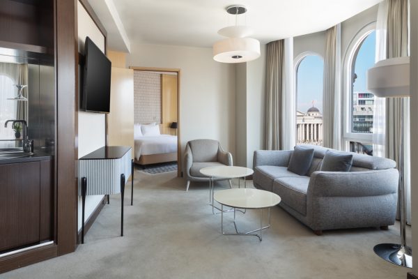MH_SKPMC_Premier suite - living area 3