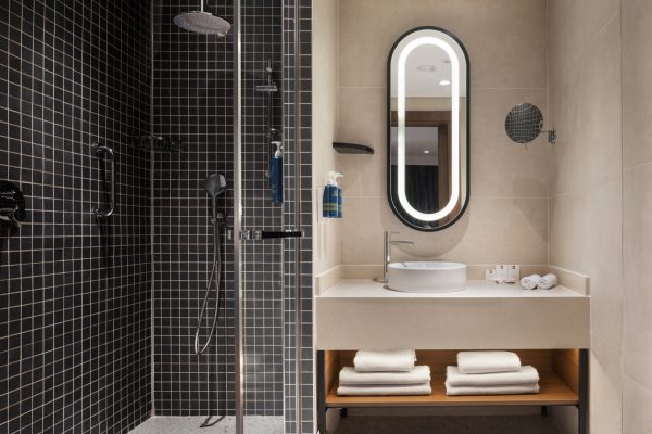 FP_DIYFP_Twin_Bathroom